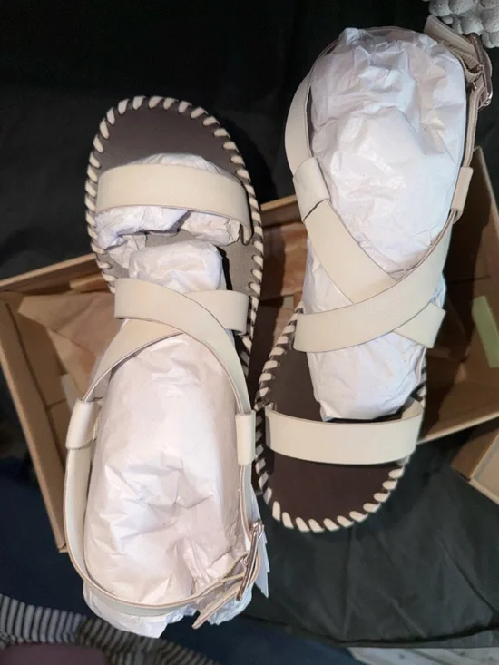 Lucky Brand Kraft Box with Red Logo - Picture 5 of 5